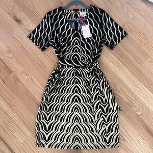 JB by Julie Brown Short Sleeve Tie Waist Dress | L